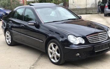 Rent Mercedes c classe 2007 