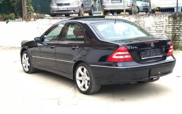 Rent Mercedes c classe 2007 